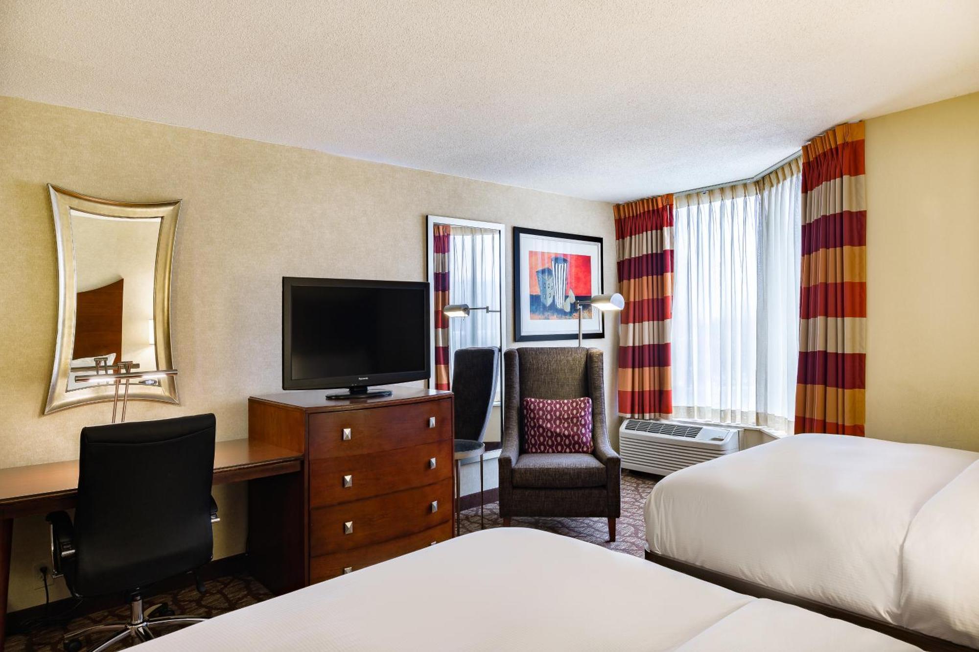 Doubletree By Hilton Johnson City Exterior photo